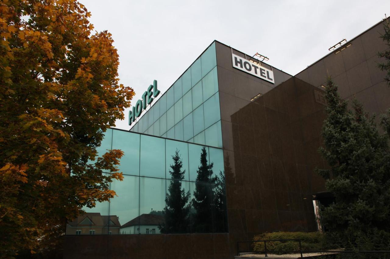 Hotel Cubis レンダヴァ エクステリア 写真